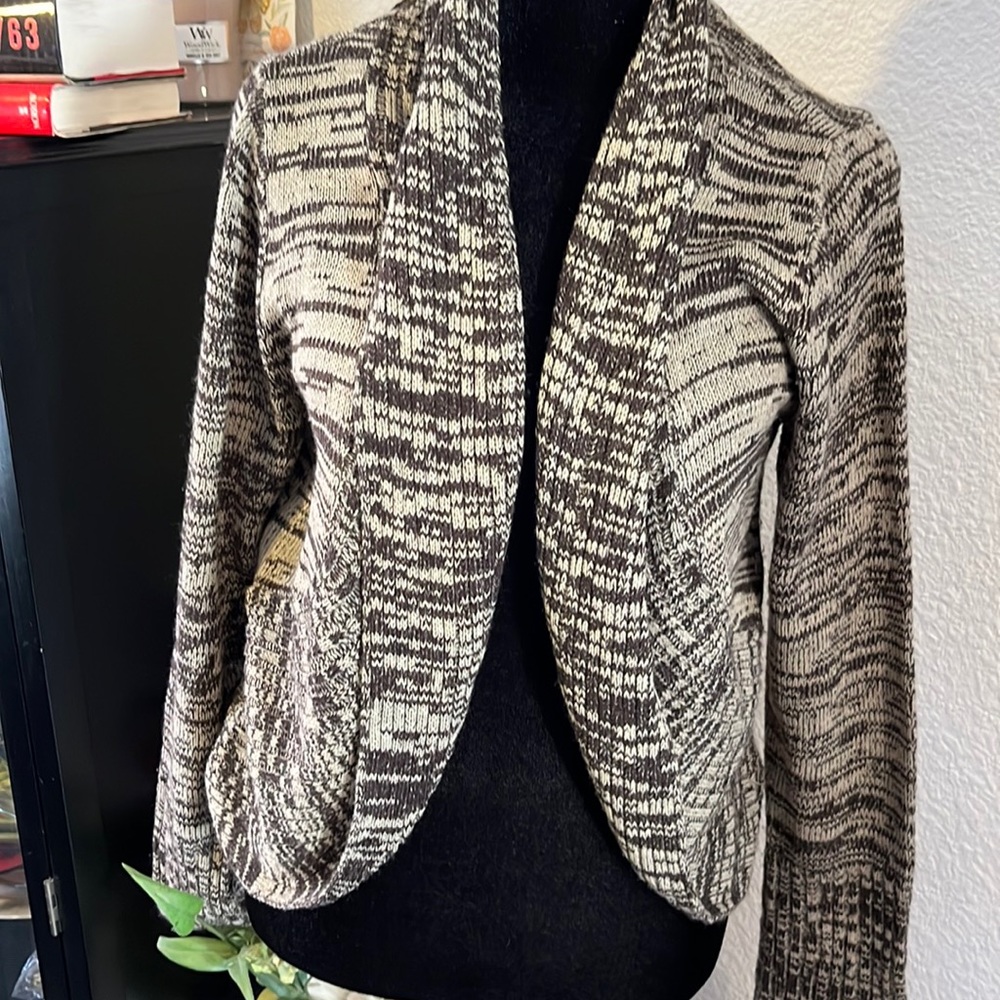 Lei XL sweater super cute like new